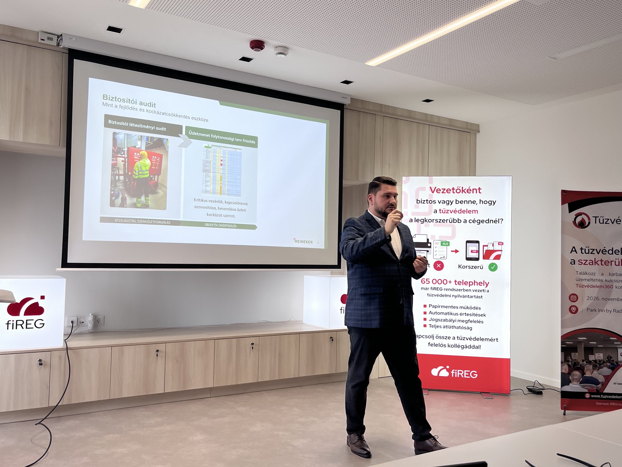 Czobor Márk előadása a soproni fiREG Roadshow-n